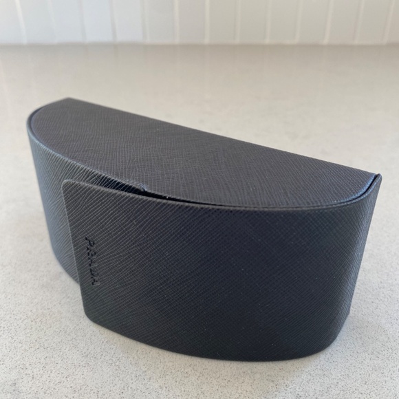 Prada sunglasses - Picture 5 of 6